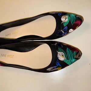 NWT Nine West Embroidered Suziella Pointed Flats in Black Women's Size 6
